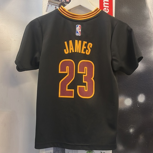 Cleveland Cavaliers short sleeve Jersey - Picture 2 of 2